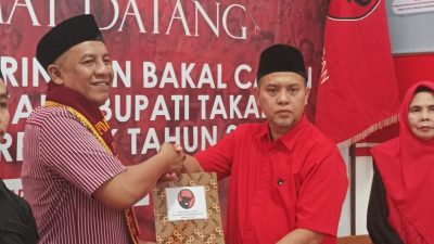 ADT Mengembalikan Formulir Pendaftaran Bakal Calon Bupati Takalr di Dua Partai Sekaligus