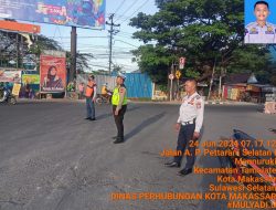 Tak Kenal Lelah, Personel Dishub Makassar Laksanakan Pengaturan Lalin di Beberapa Titik