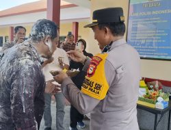 Wujud Perhatian Pimpinan, Kapolsek Rayakan Ultah Anggotanya.