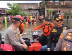 Peduli, Kapolrestabes Makassar Terjun Langsung Pantau Masyarakat Terdampak Banjir