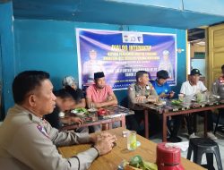 AKP Muh Muaz Berikan Edukasi Interaktif Terhadap Sopir Bus Sambil Ngopi Bareng