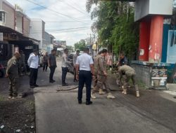 Pemerintah Kota Makassar di Dampingi Satpol PP Bongkar Polisi Tidur 