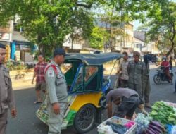 Sentuhan Humoris, Satpol PP Kota Makassar Tertibkan PK 5